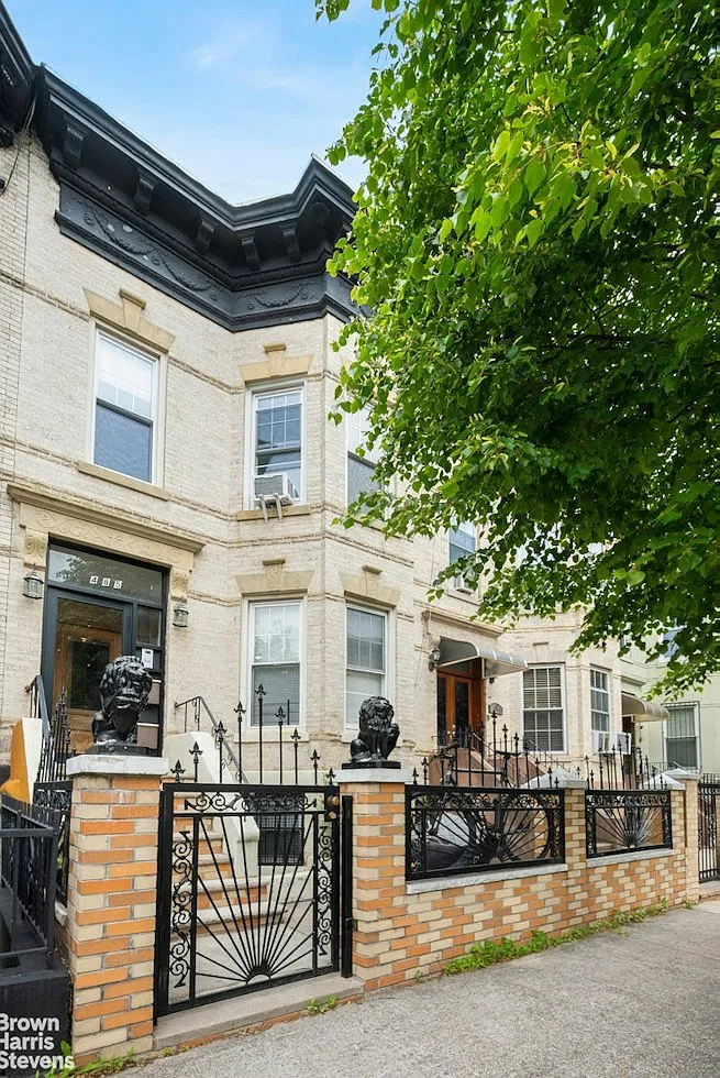 485 Bainbridge Street — Photo 1