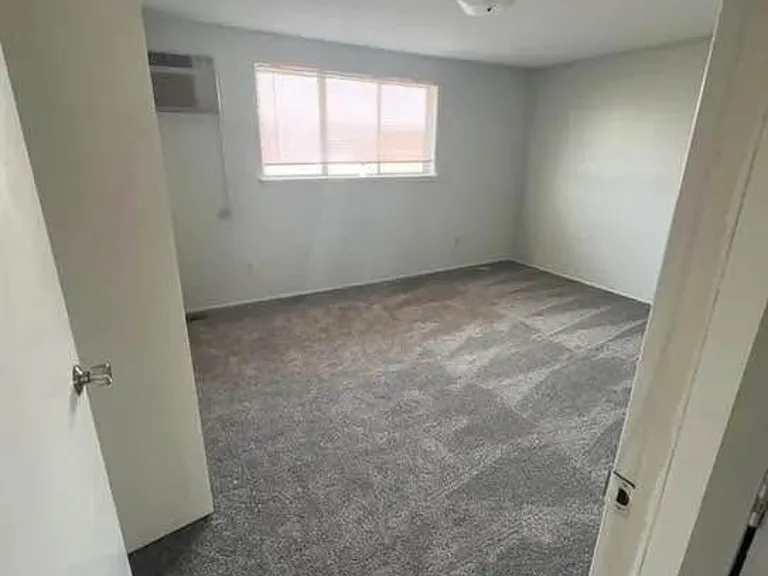 263 Riverbank St #263 — Photo 5