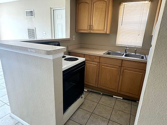 5th image of 493 B St
