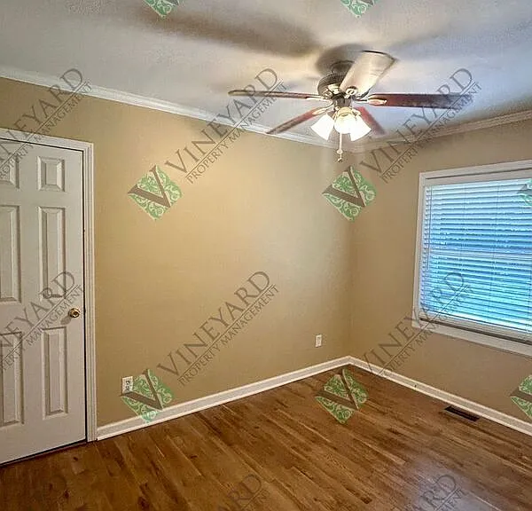 4306 Hillcrest Dr — Photo 15