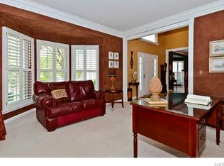 16356 Valley Oaks Estates Ct, Chesterfield, MO 63005