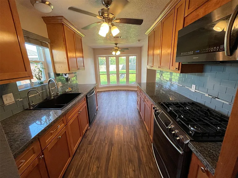 16510 Oxnard Ln — Photo 26