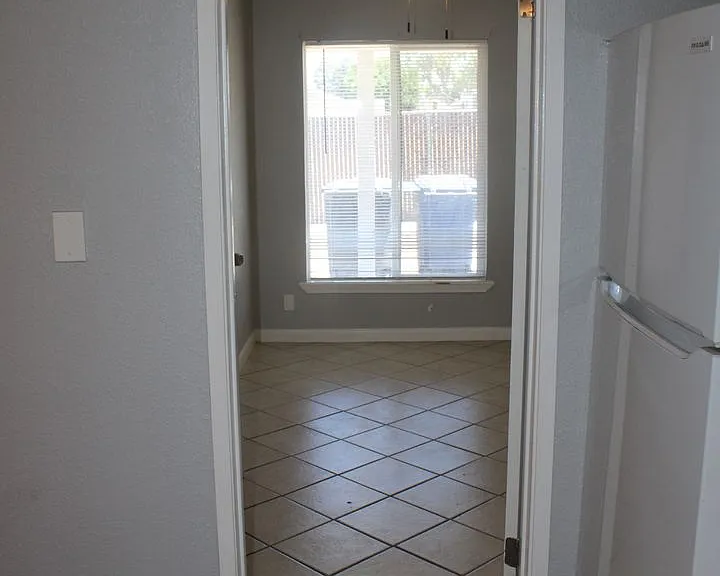 53 Alturas Ave #B — Photo 8
