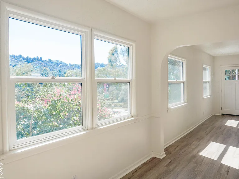 3244 Barham Blvd — Photo 6