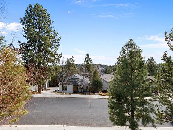 5th image of 2112 NW Black Pines Pl