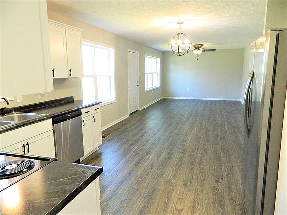 3rd image of 638 Maywood Dr