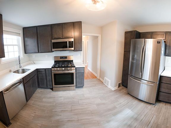 Quartz counter tops, all new appliances, gas stove