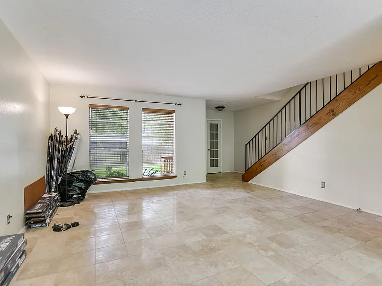 700 Castle Ridge Rd #C — Photo 4