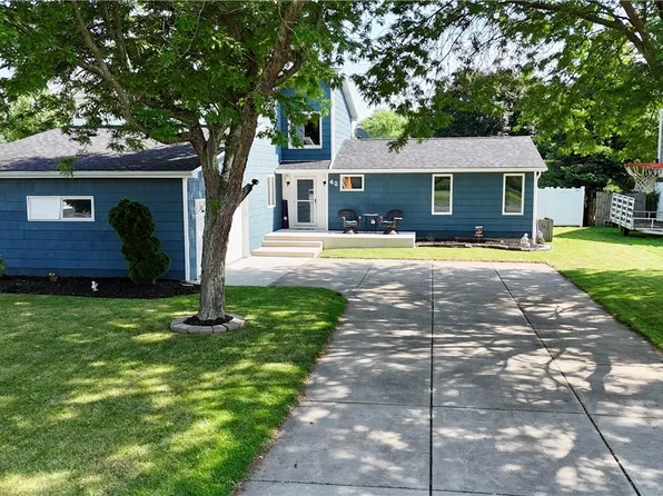 42 Continental Ln, Grand Island, NY 14072