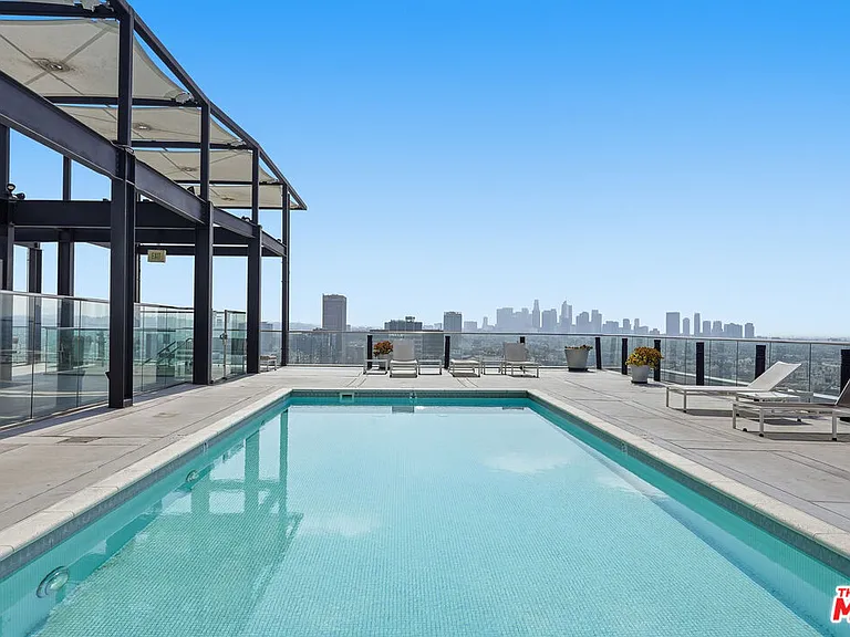 3810 Wilshire Blvd #1609 — Photo 20
