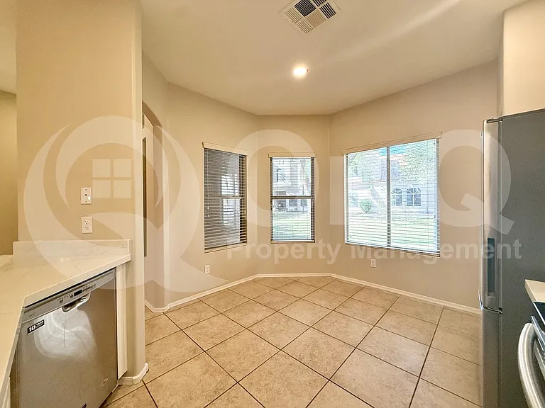 500 N Roosevelt Ave #87 — Photo 7