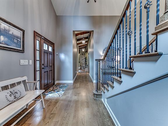 4th image of 10841 Farragut Hills Blvd