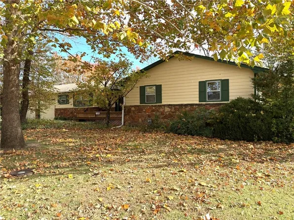 1400 N 9th St, Independence, KS 67301