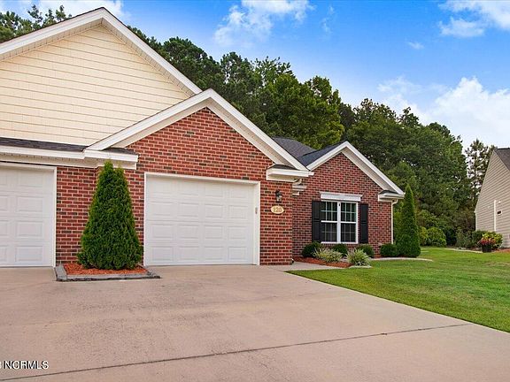 3rd image of 120 Oxford Drive
