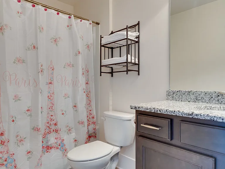 1332 Fairbanks St — Photo 22