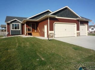 201 S Sunshine Ave, Brandon, SD 57005