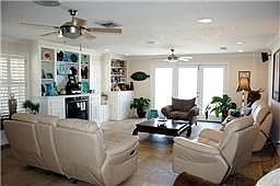 3rd image of 1342 Outrigger St