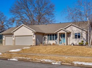 947 Windhill St, Onalaska, WI 54650