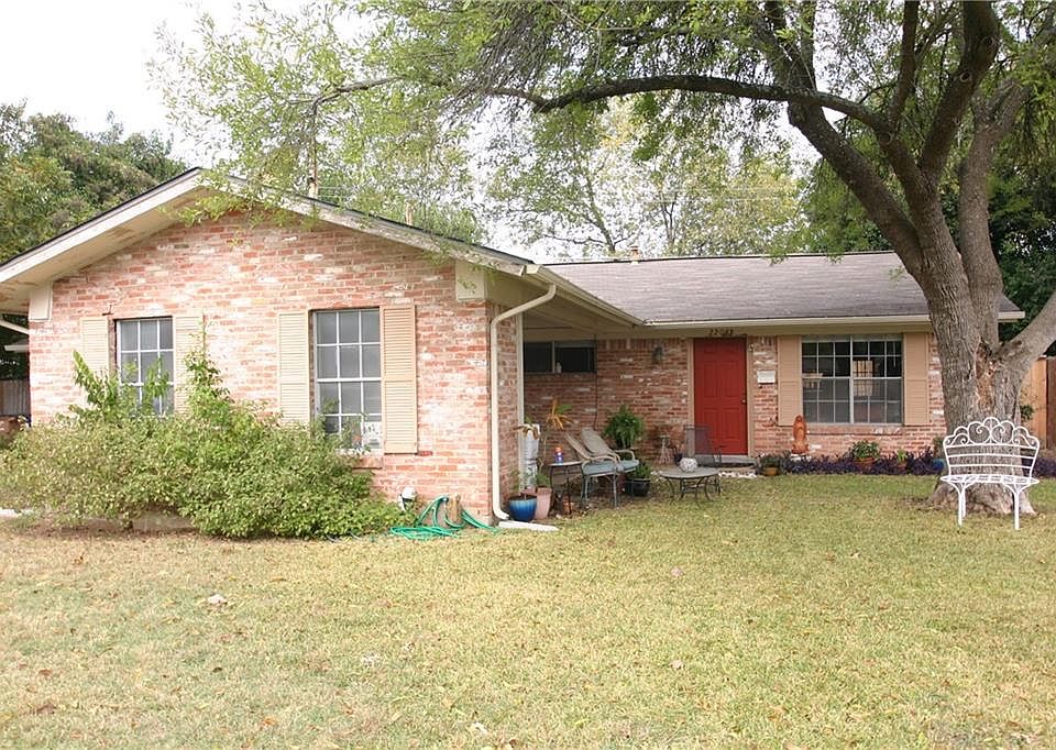1st image of 2204 Lanier Dr #B
