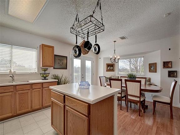 5th image of 602 Brazil Dr