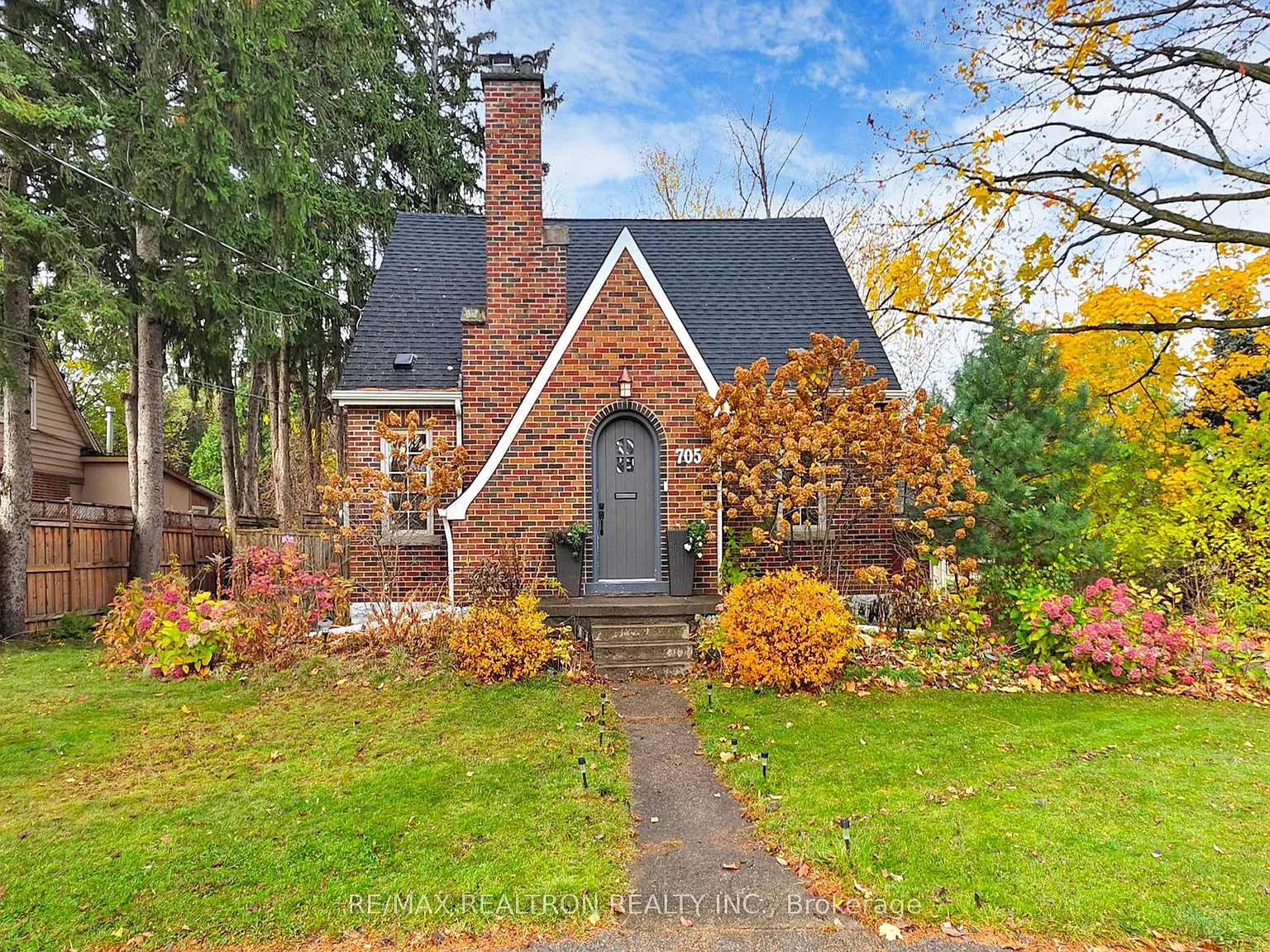 2 bed, $1,650 — Photo 2