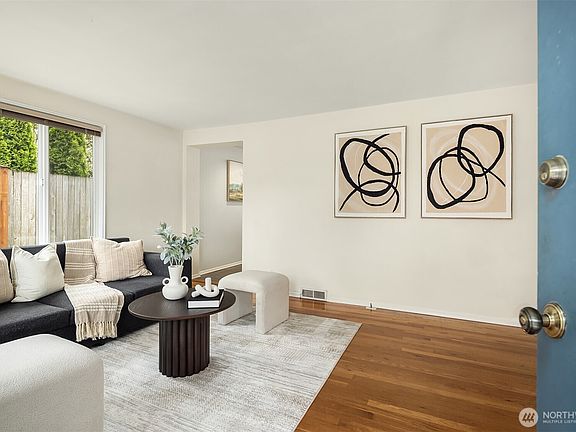 4th image of 347 NW 52nd Street