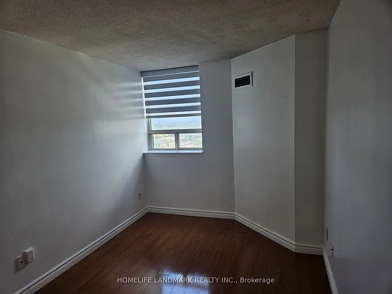 2460 Eglinton Ave E #901 — Photo 19