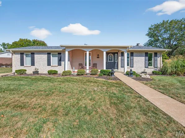 5126 Firelight Ct, Saint Louis, MO 63129