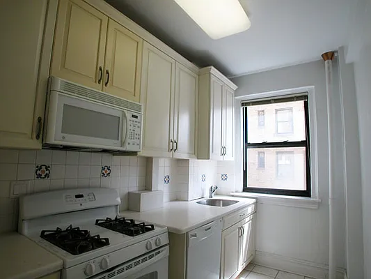 Rented by (Legacy) NY Quality Living Uptown | media 48