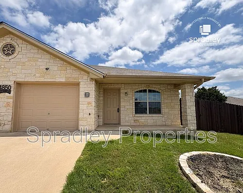 4850B 205th Loop Photo 1