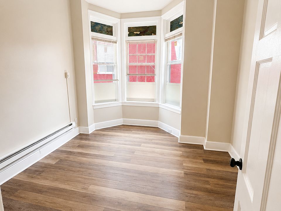 2nd image of 229 S 6th St APT 2