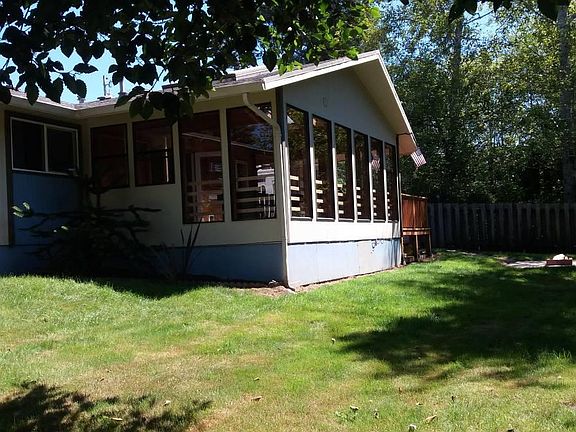 4th image of 2853 NW Mast Ave