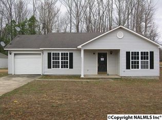 11 Rolling Meadows Rd, Hartselle, AL 35640