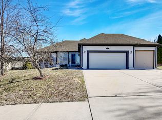 4435 SW Creekview Dr, Lees Summit, MO 64082