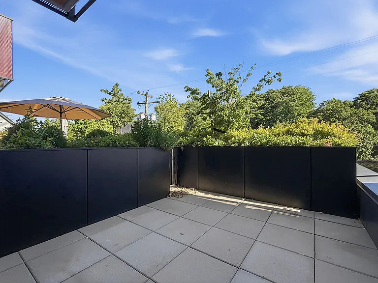 2511 Carolina St — Photo 67