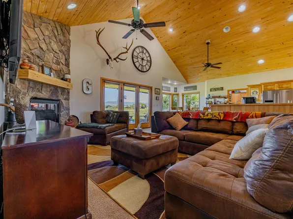 28 Caboose Ln, Cody, WY 82414