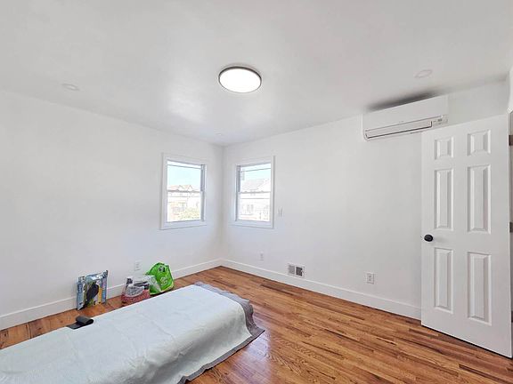 5th image of 852 Tysens Ln