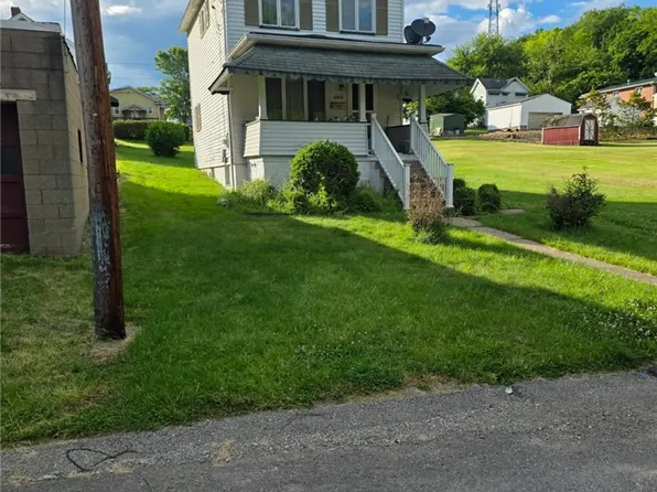 1013 Howell St, Vandergrift, PA 15690