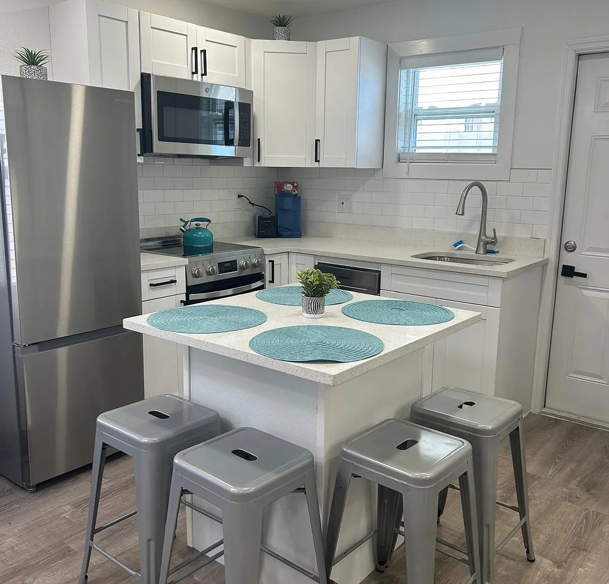 1 bed, 350 sqft, $1,695 — Photo 1