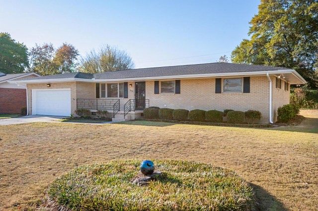 1st image of 4610 Bonnieway Dr