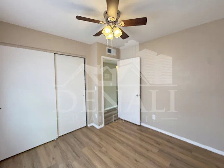 10921 W Sells Dr — Photo 17