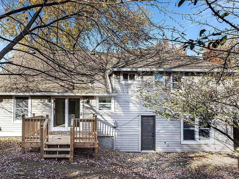 9841 Melrose Dr — Photo 18