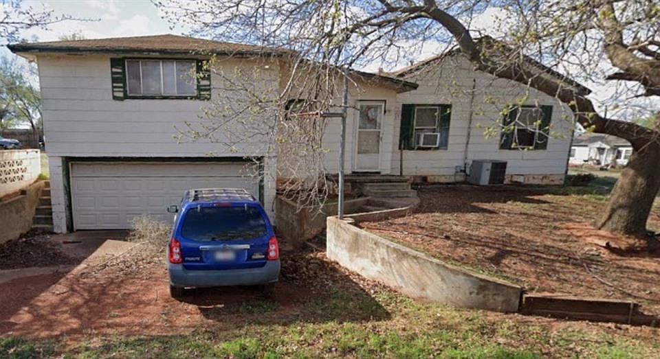 1st image of 612 N 2nd St
