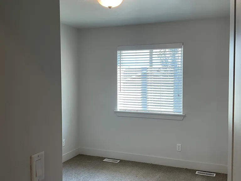 190 S Emery Ln — Photo 7