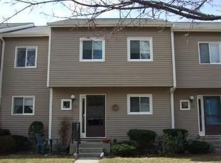 E14 Stonehedge Dr, South Burlington, VT 05403