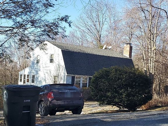 3rd image of 577 Guerdat Rd
