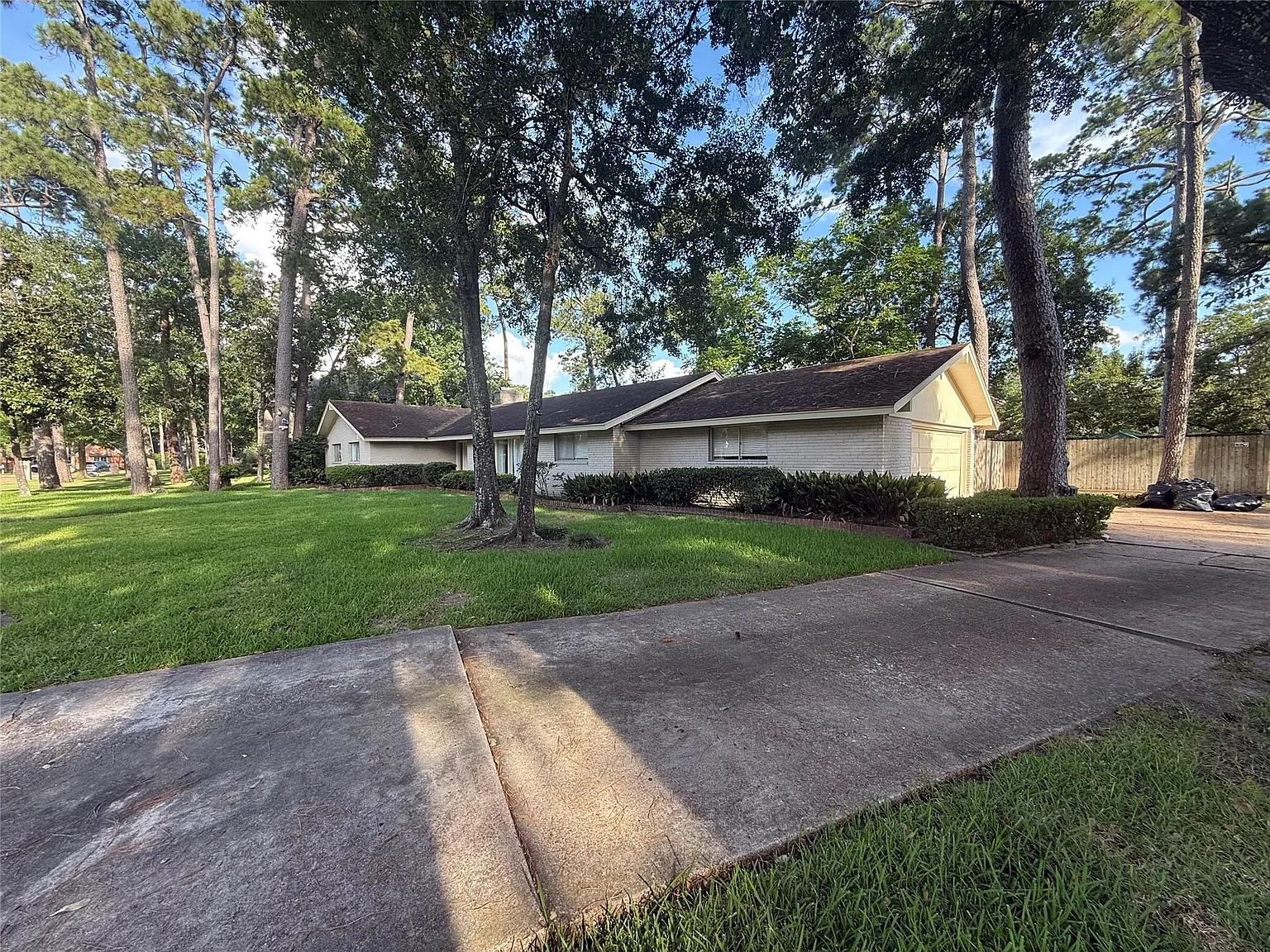 4 bed, 2.5 bath, 2513 sqft, $6,950 — Photo 4