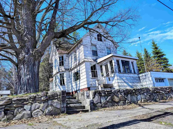 1102 Calumet St, Lake Linden, MI 49945