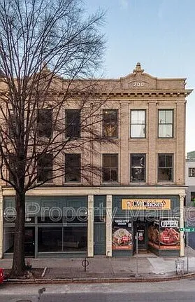 200 W Broad St #202