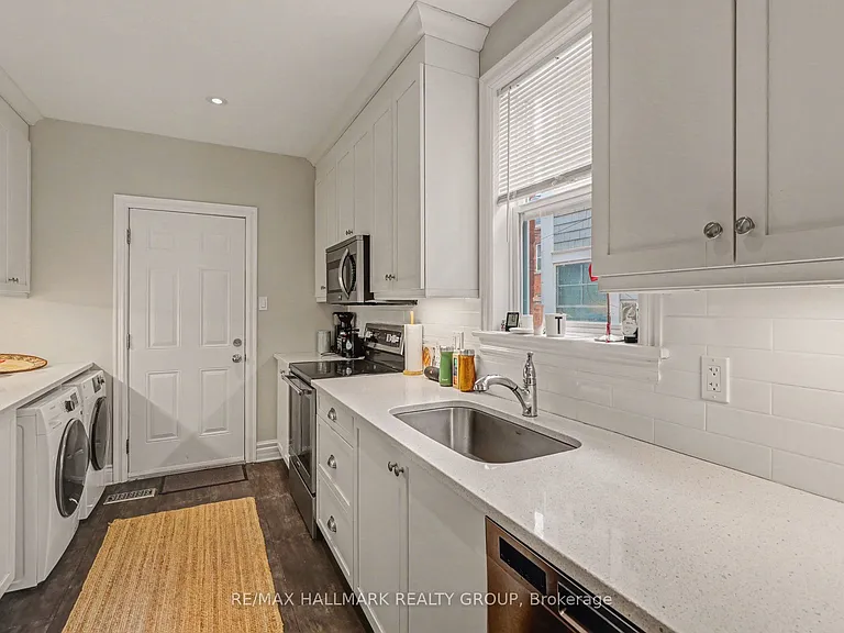 34 Lewis St — Photo 9